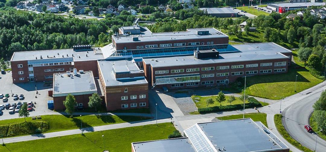 dronebilde av Bodin vgs